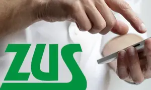 ZUS. Dłonie obsługują smartfon, symbolizując łatwy dostęp do informacji o rencie chorobowej po 50 roku życia.