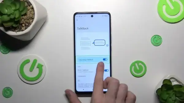Jak wyłączyć tryb dla niewidomych w Motorola i odzyskać kontrolę nad telefonem