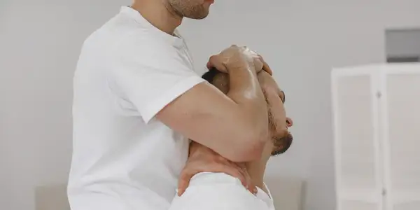 Czym się różni osteopata od fizjoterapeuty? Kluczowe różnice i wybór